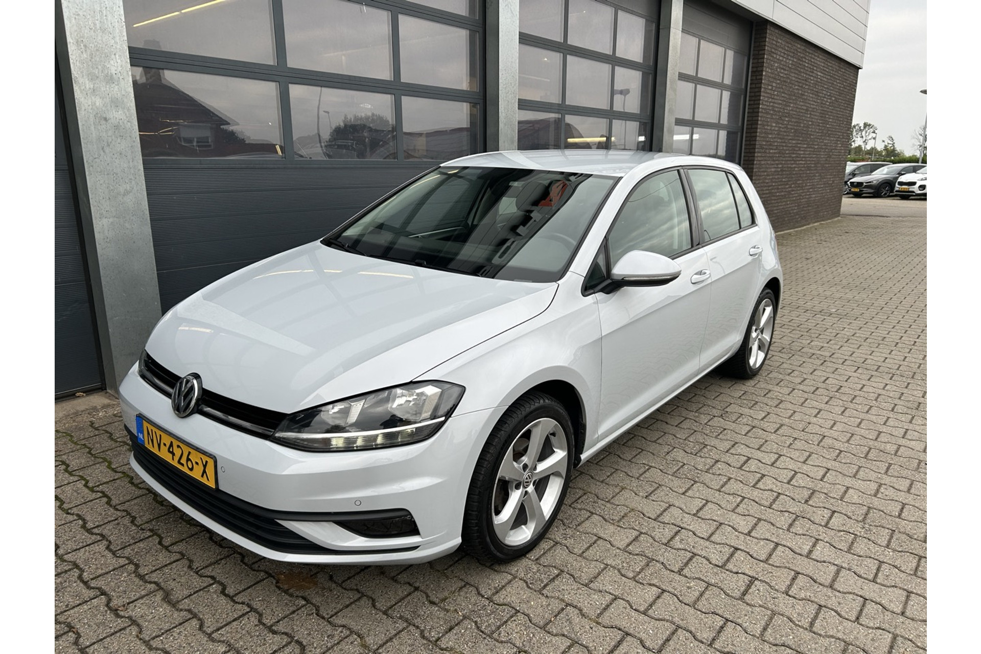 47677114-13.jpg