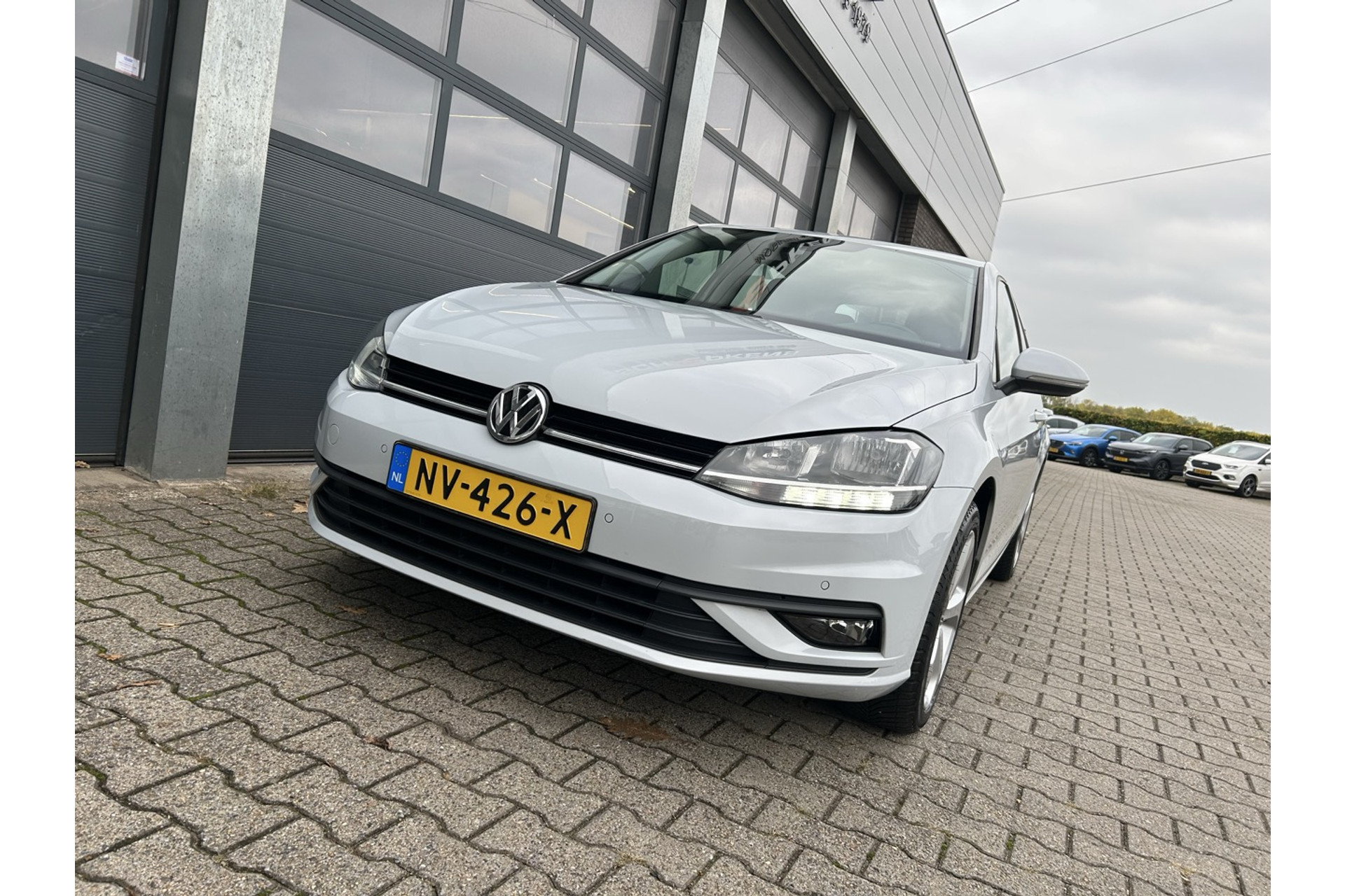 47677114-14.jpg