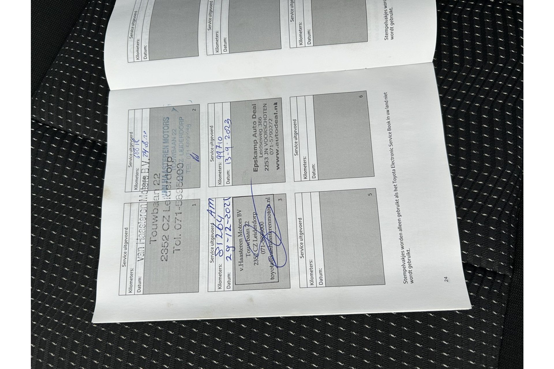 47677160-9.jpg