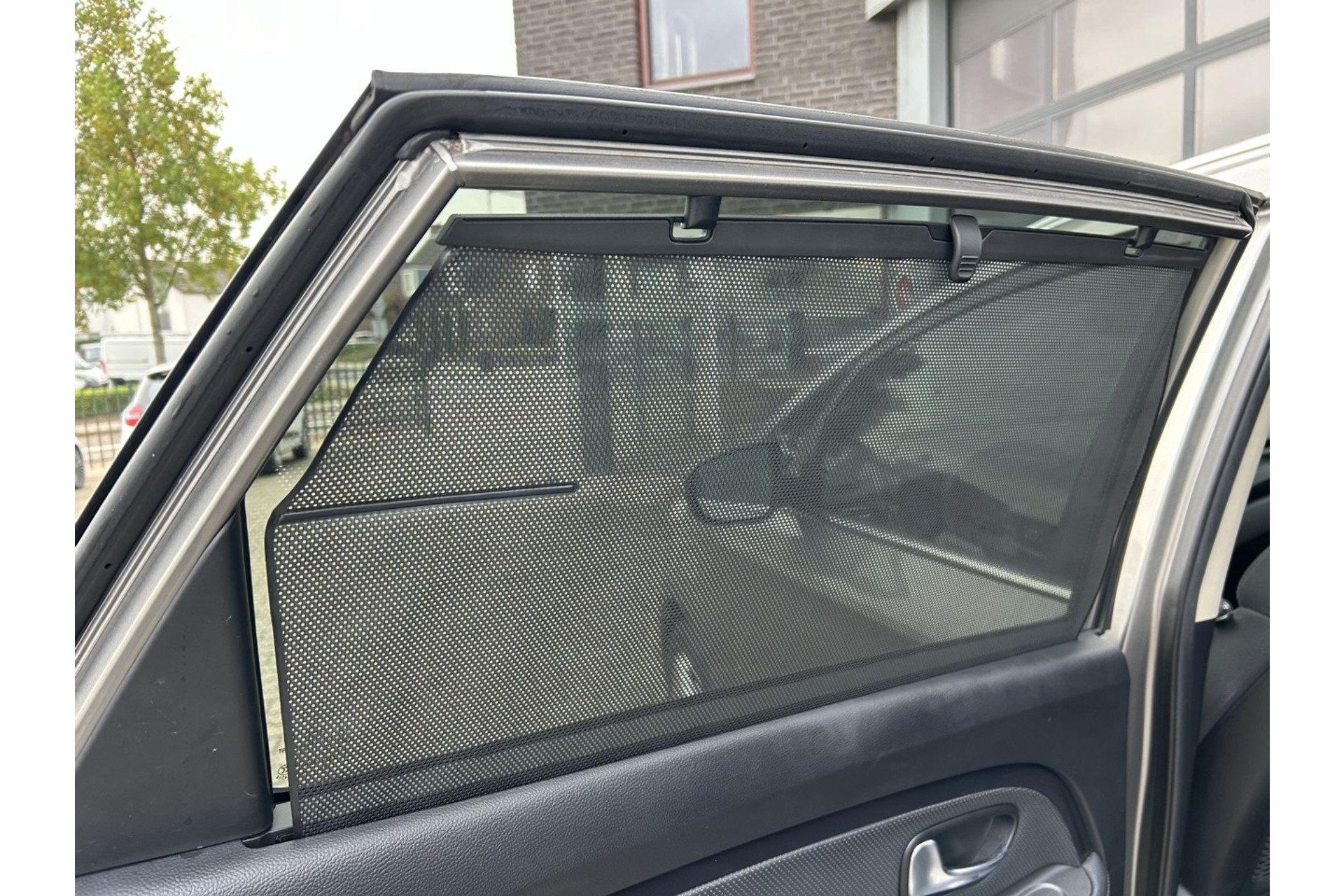 47765626-17.jpg