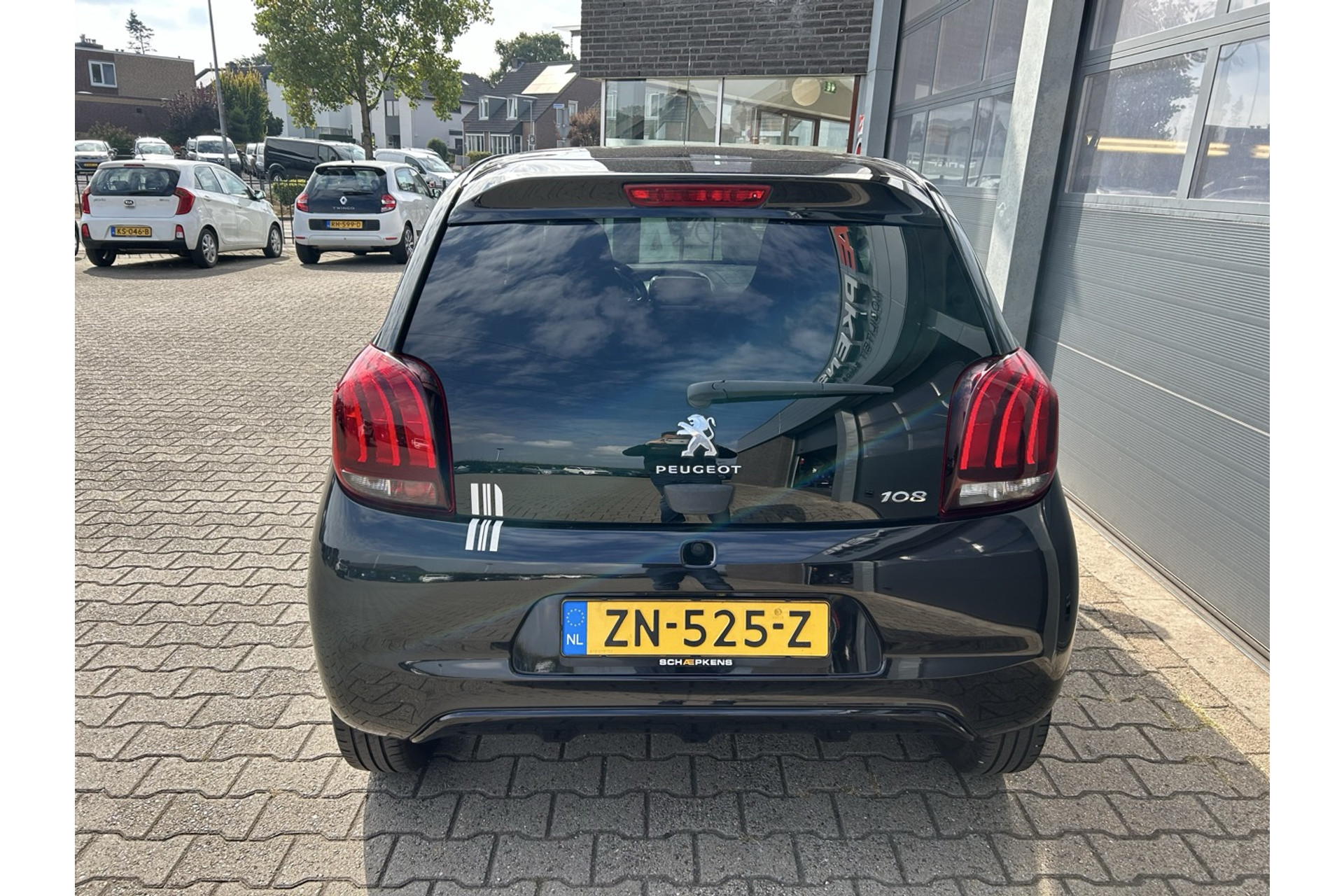 47765651-13.jpg
