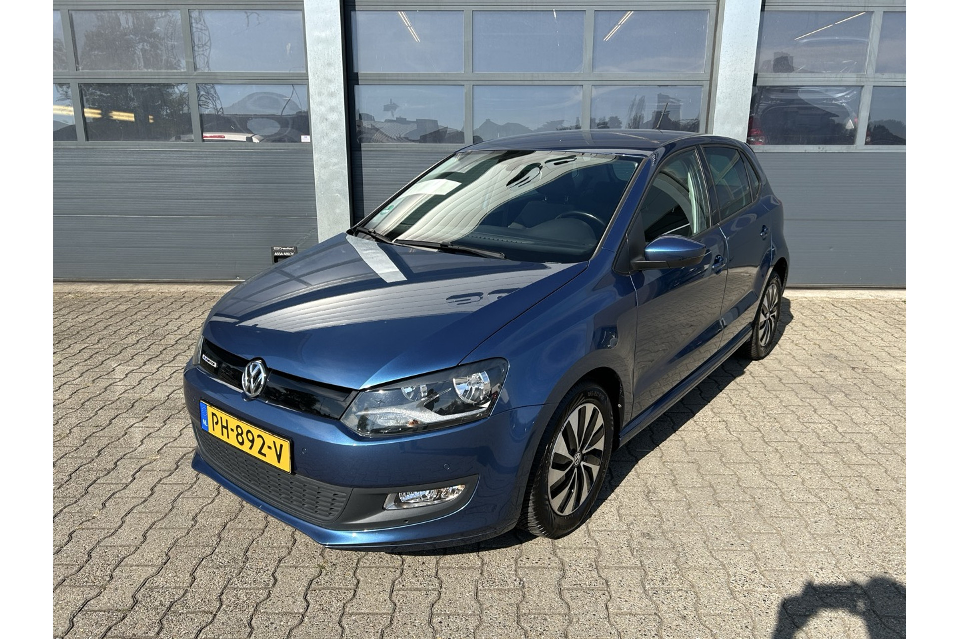 47997743-0.jpg