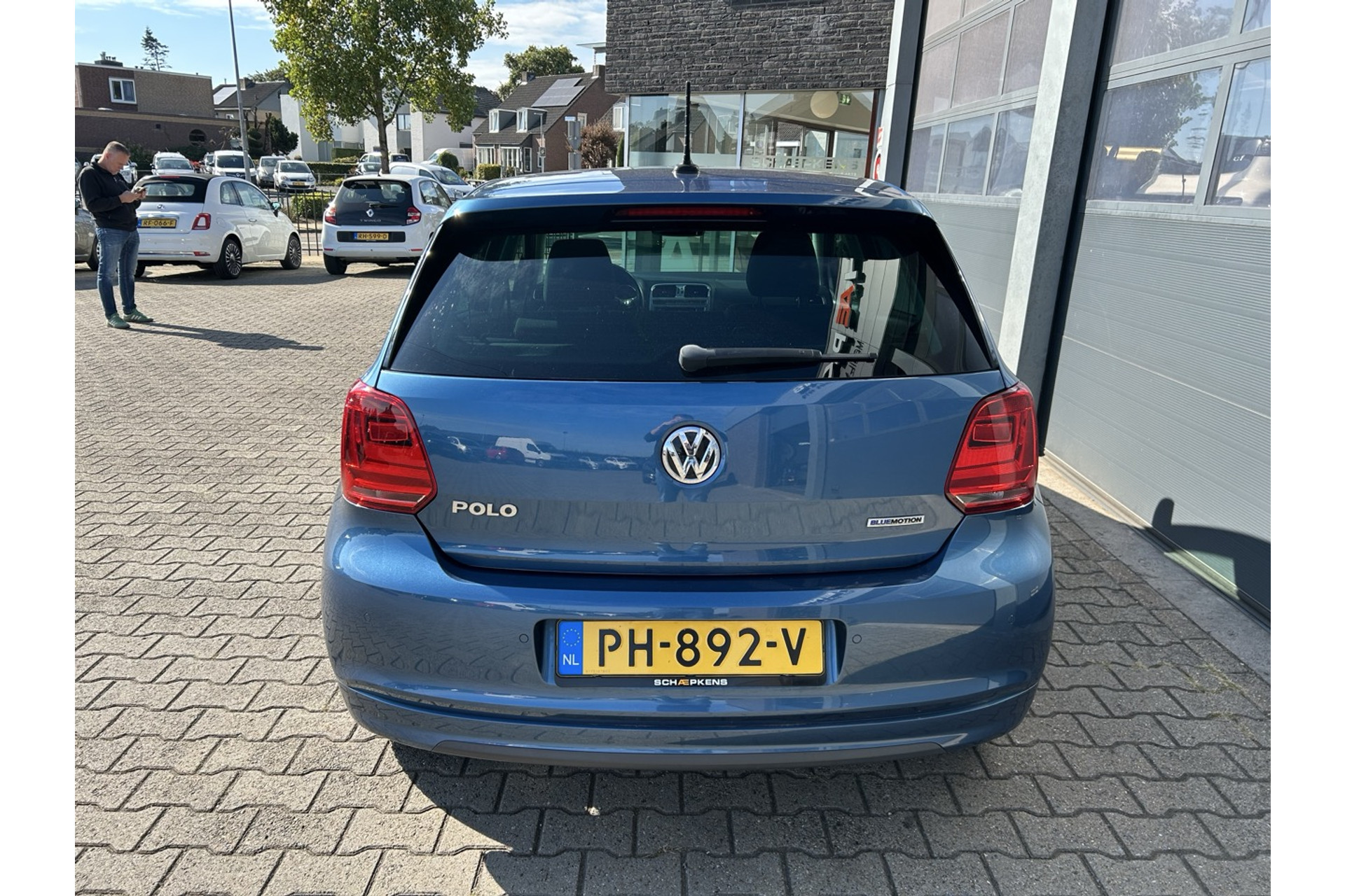 47997743-13.jpg