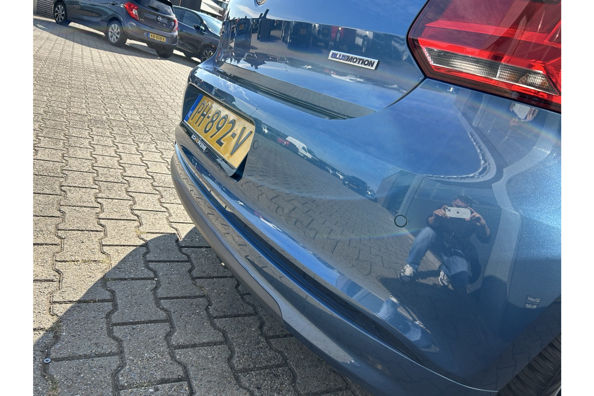 47997743-16.jpg