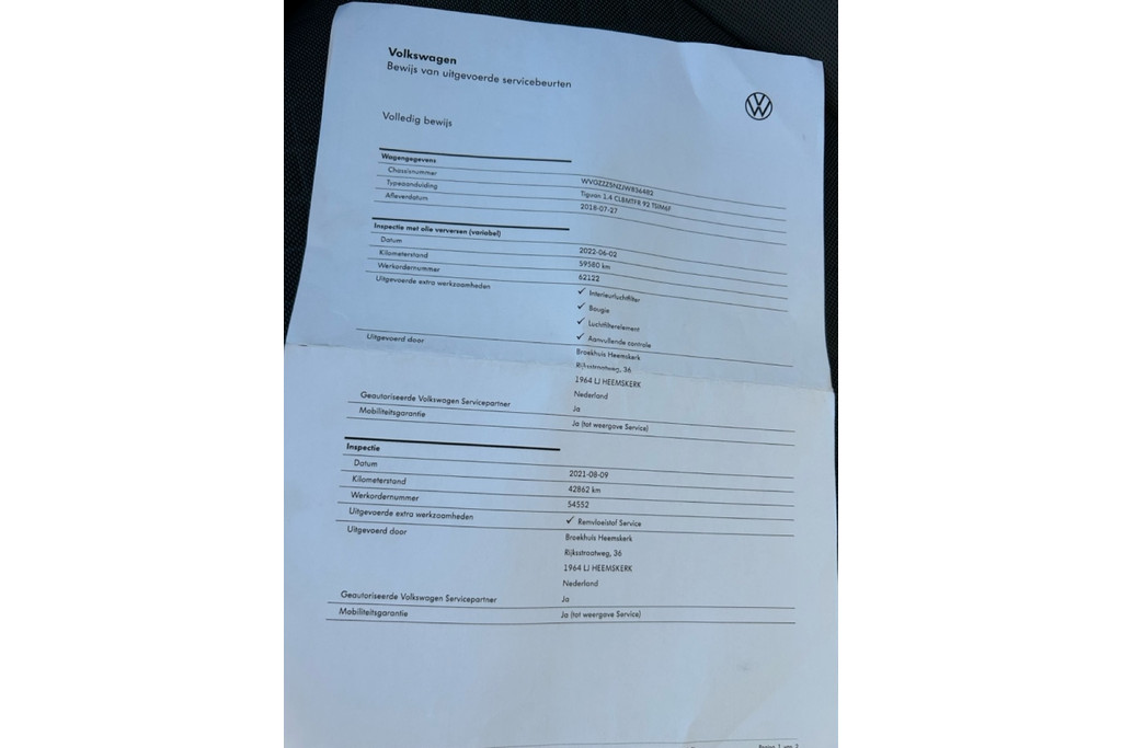 52482509-10.jpg