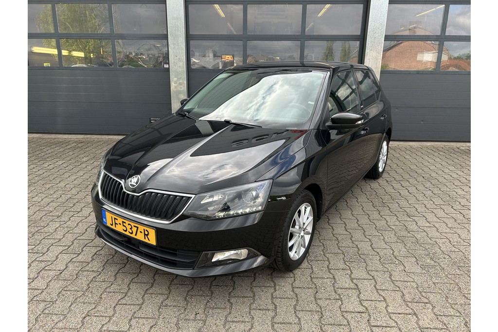 53167667-23.jpg