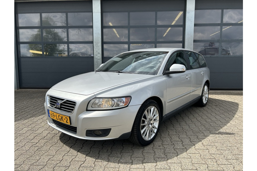 52643520-24.jpg