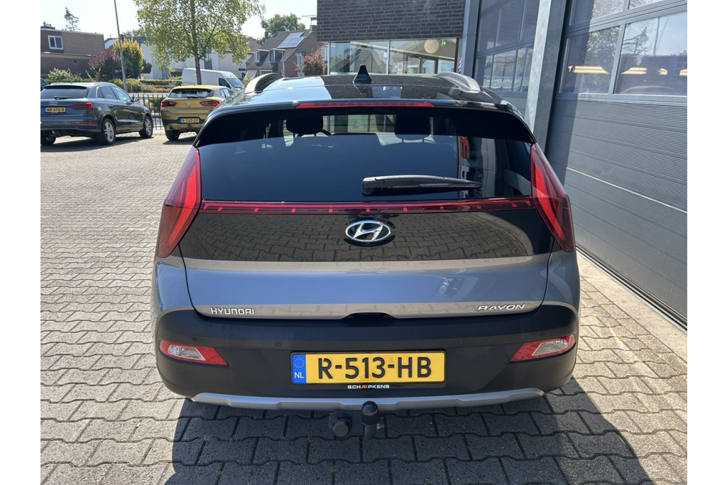 56227045-13.jpg